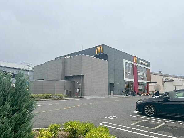 マクドナルド門真御領店まで1106m