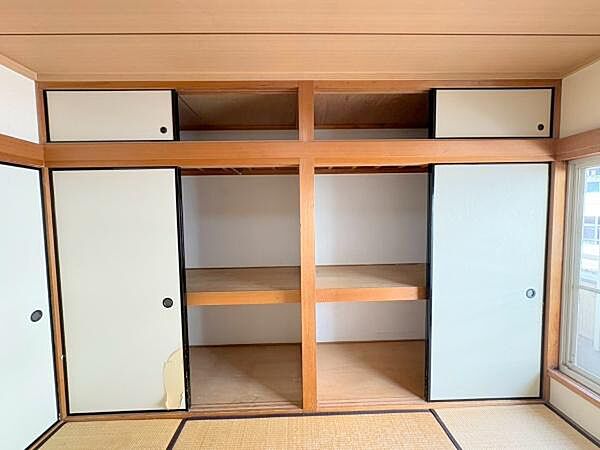 【収納】衣類から家電まで収納できる和室収納。