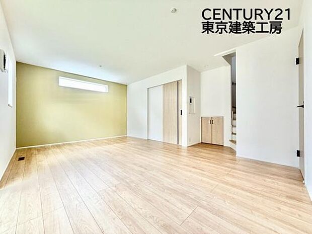 オープンでのびやかな空間を生み出す、こだわりの「広がり」と「ゆとり」。ご家族の会話がはずむ開放的なLDKです♪