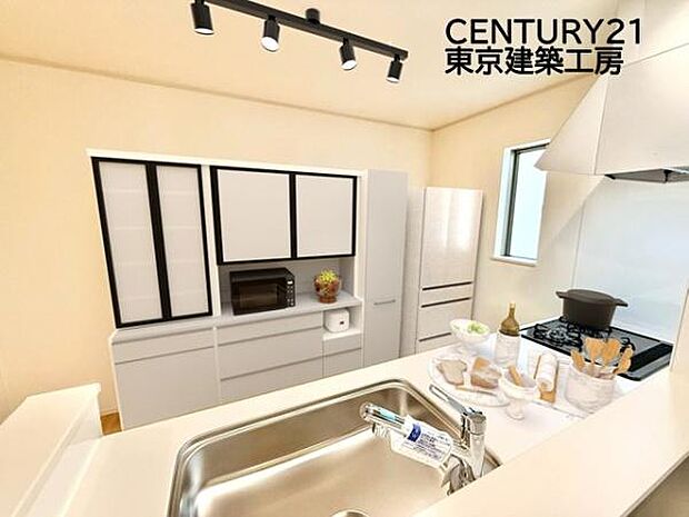 【同仕様：家具はCGにてレイアウト】調理がはかどるシステムキッチン♪収納豊富で、シンクも作業スペースも広いのでスムーズに料理ができます。