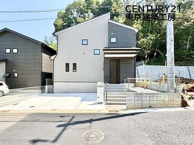 【外観完成写真】住宅ローンに強い！頭金0円・諸費用・引越費用・家具家電代・オートローンなど他の借入も住宅ローンでまとめてお任せ下さい！