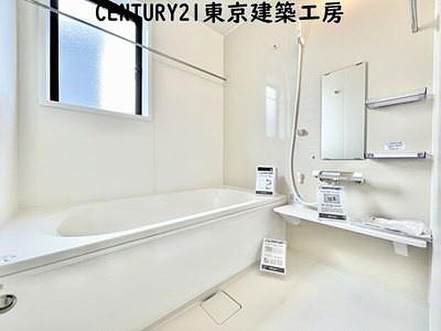 【施工例写真】癒しの空間バスルームです。天気に左右されずに洗濯物を乾かせる、浴室乾燥機付きです。