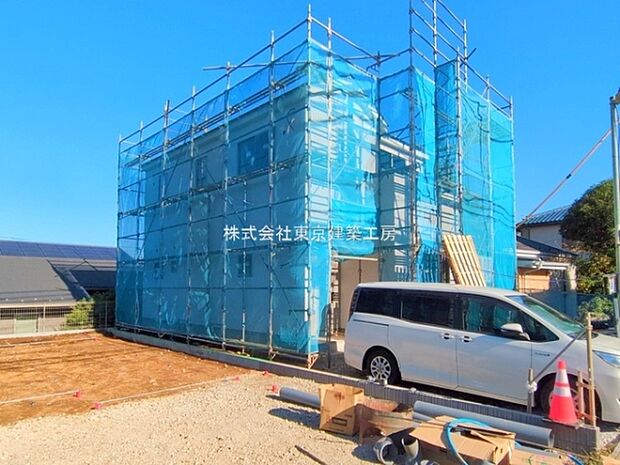 【施工例写真】オープンでのびやかな空間を生み出す、こだわりの「広がり」と「ゆとり」。ご家族の会話がはずむ開放的なLDKです♪