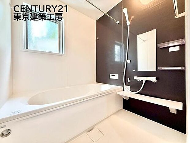 【施工例写真】癒しの空間バスルームです。天気に左右されずに洗濯物を乾かせる、浴室乾燥機付きです。