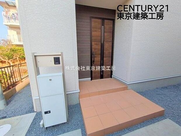 住まいの顔とも言われているのが玄関です。清潔感のある玄関は、それだけで住まい全体の印象を大幅にアップさせてくれます。気持ちよく利用することができるでしょう。