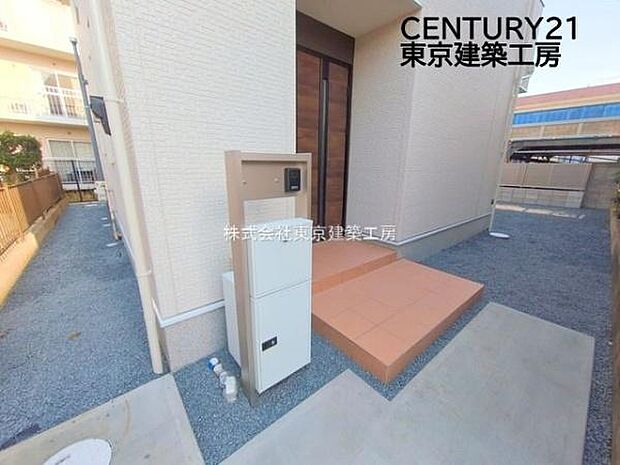お留守の時も便利な宅配ボックスが標準装備です♪