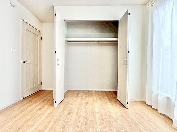 ゆったりとした空間となるよう居室に収納スペースを用意し、快適にお過ごしいただけます♪