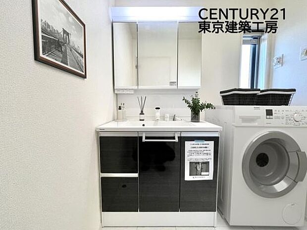 【同仕様：家具はCGにてレイアウト】毎日使うものだから清潔な空間を保ちたい水回り。洗面にはそんな願いを解消させてくれる収納アイデアが満載です。