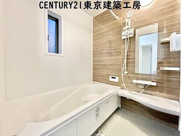 【施工例写真】癒しの空間バスルームです。天気に左右されずに洗濯物を乾かせる、浴室乾燥機付きです。
