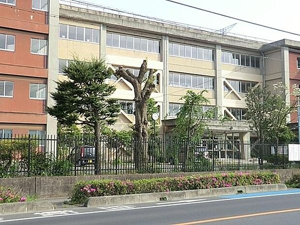 鶴ヶ島市立藤中学校まで1658m