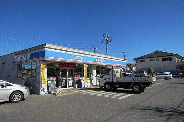 ローソン牛久南店まで612m