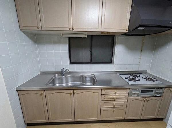 ※画像処理により室内の家具を消しています。