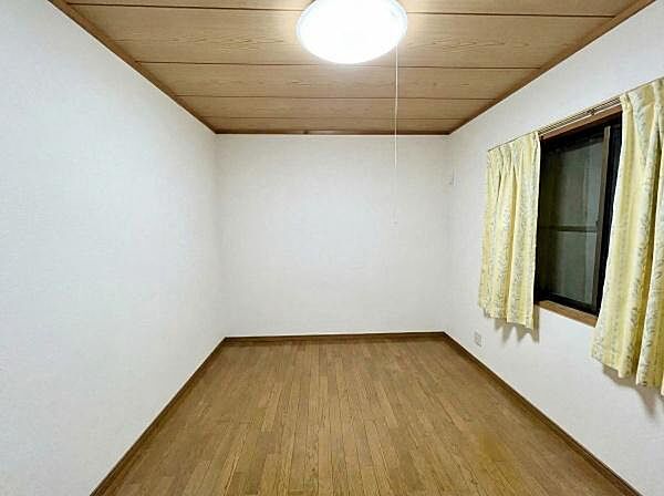 ※画像処理により室内の家具を消しています。