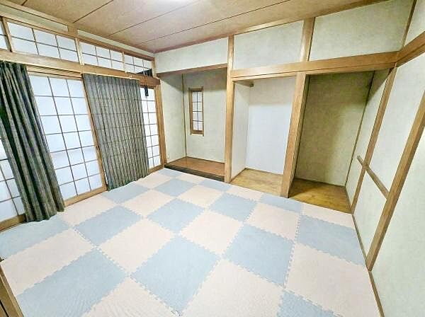 ※画像処理により室内の家具を消しています。