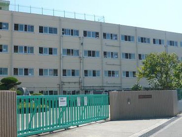 高槻市立冠中学校まで350m