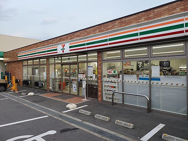 セブンイレブン高槻日吉台口店まで800m