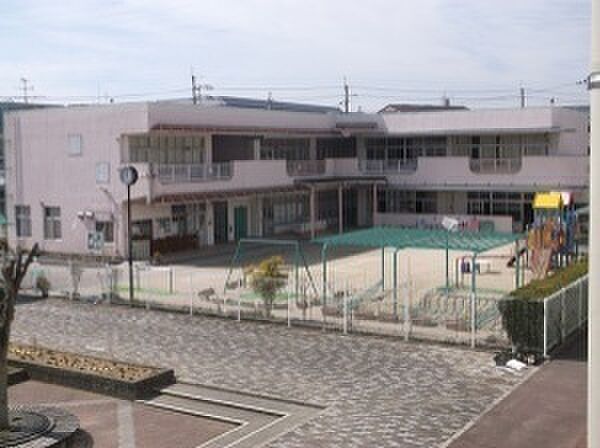 芥川幼稚園まで1120m