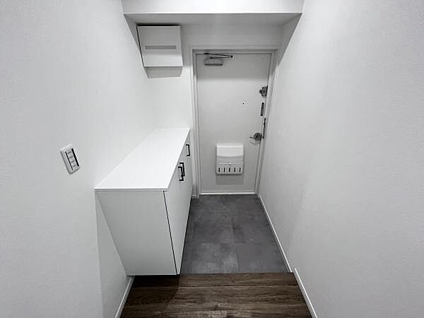 シューズボックス付きで玄関スッキリ！