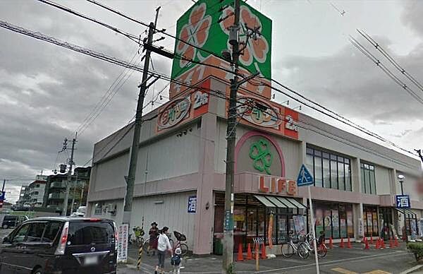 画像28:ザ・ダイソーライフ茨木小川店まで1453m、スーパーに寄ったついでに便利な100均へ♪お店の2階部分です。