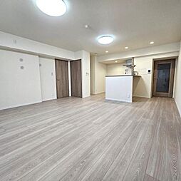 本通マンション 4LDKのリビング/ダイニング