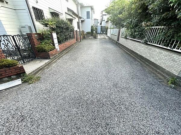 北側前面道路