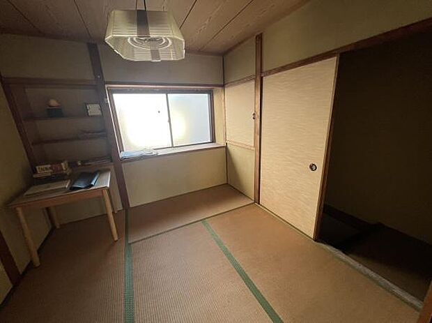 柔らかい畳の敷かれた和室は、お子様とゆっくりくつろげるお昼寝スペース♪