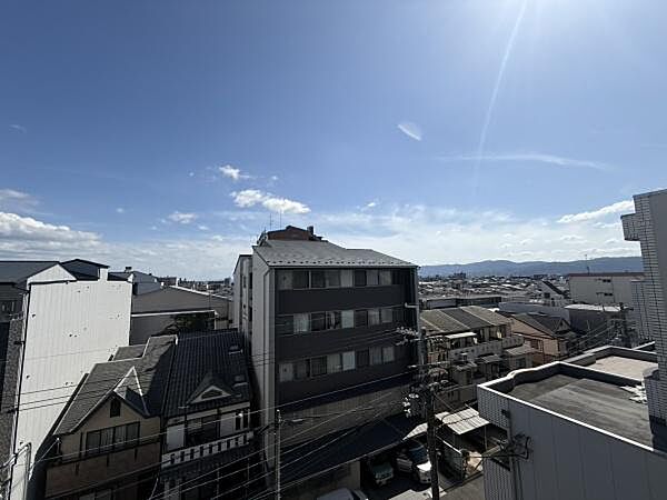 南向きバルコニーで日当たり・通風良好◎