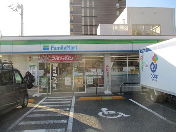 ファミリーマート岩崎二丁目店まで503m