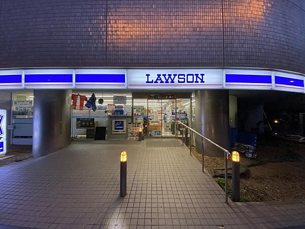 ローソン高輪三丁目店まで1305m
