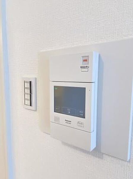 お留守番にも安心のTVモニター付きインターホン