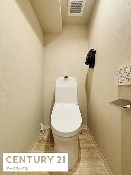 温水洗浄機能付きトイレ新規入替済み