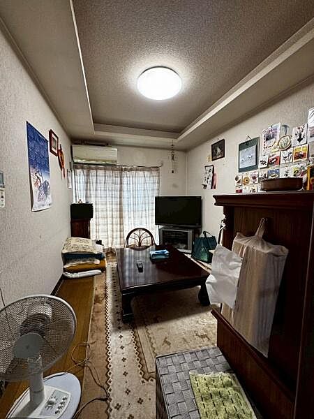 リビング横の洋室