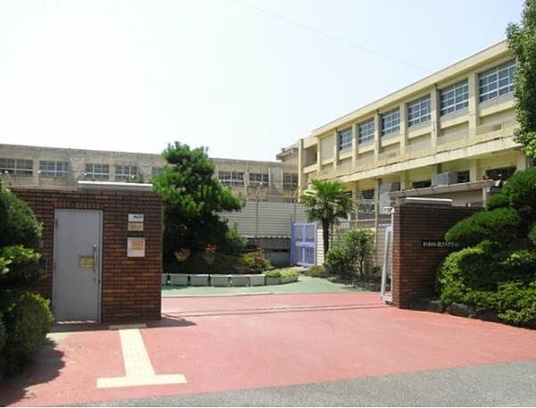 東大阪市立縄手北中学校まで539m
