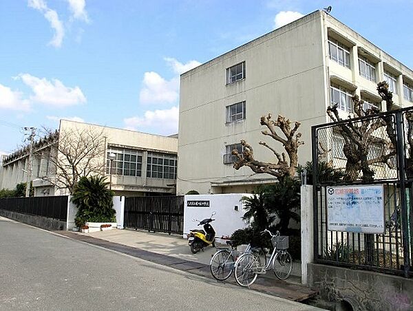 八尾市立曙川南中学校まで943m