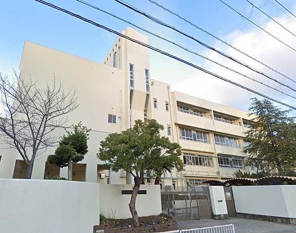 四條畷市立四條畷西中学校まで899m