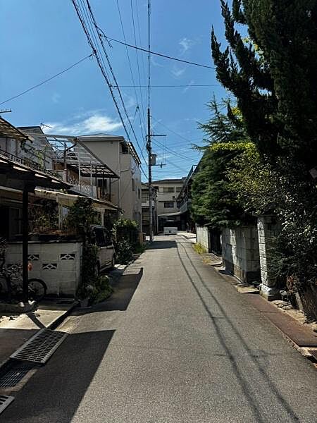 周辺道路スッキリで車移動もラクラクです