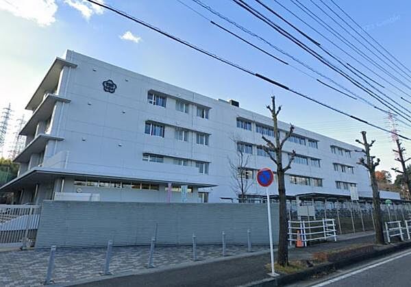 四日市市立笹川中学校まで3734m
