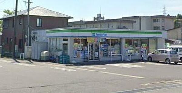 ファミリーマート四日市桜町店まで1412m