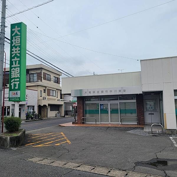 大垣共立銀行　中川支店まで707m