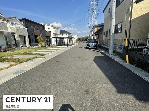 前面道路6ｍ、南道路です