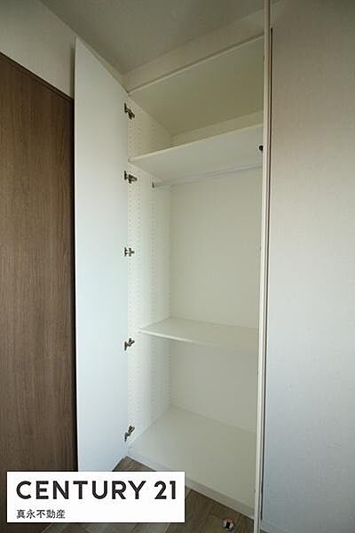 サービスルーム（納戸）約6帖のクロゼット