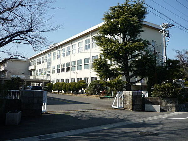 大垣市立西小学校まで650m