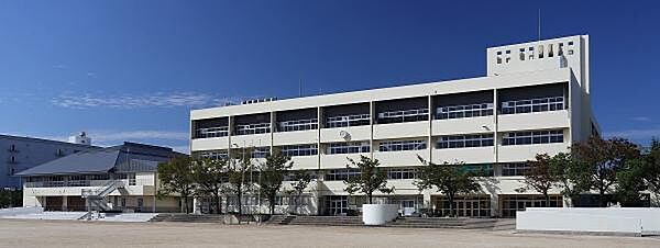 四條畷市立四條畷西中学校まで1485m