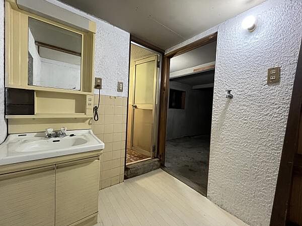 広い洗面脱衣所です♪
