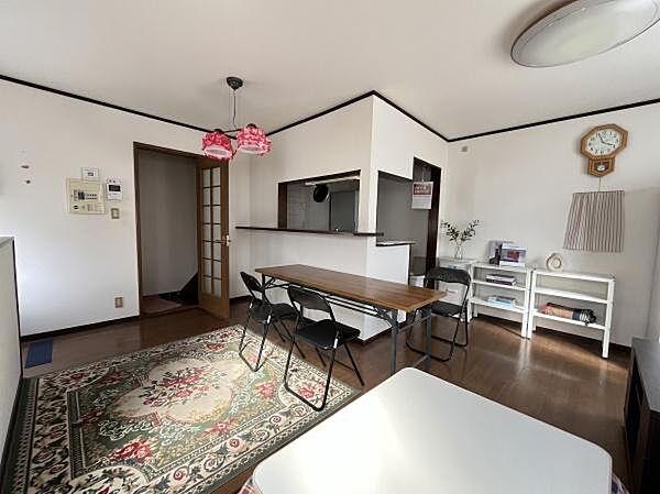 対面キッチンで、配膳しやすいレイアウトで家事効率化♪※掲載写真はお客様のプライバシー保護のため、一部CG加工を施しております。
