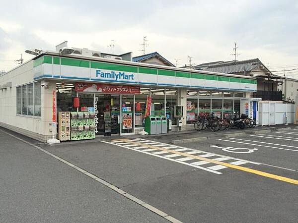 ファミリーマート門真宮前町店まで233m