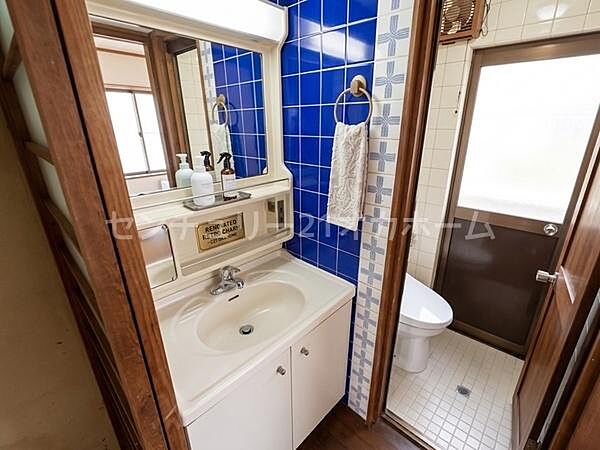 広い洗面脱衣所です♪※掲載写真はお客様のプライバシー保護のため、一部CG加工を施しております。