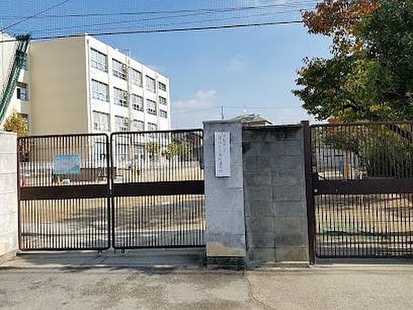 茨田北小学校まで700m