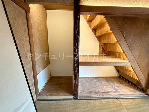 ちょっとした収納が便利ですね♪※画像は実際の写真にCG加工（家具や調度品の削除や合成）を加えたもので実際とは異なる場合があります。
