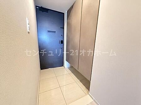 シューズボックスもあります♪※画像は実際の写真にCG加工（家具や調度品の削除や合成）を加えたもので実際とは異なる場合があります。
